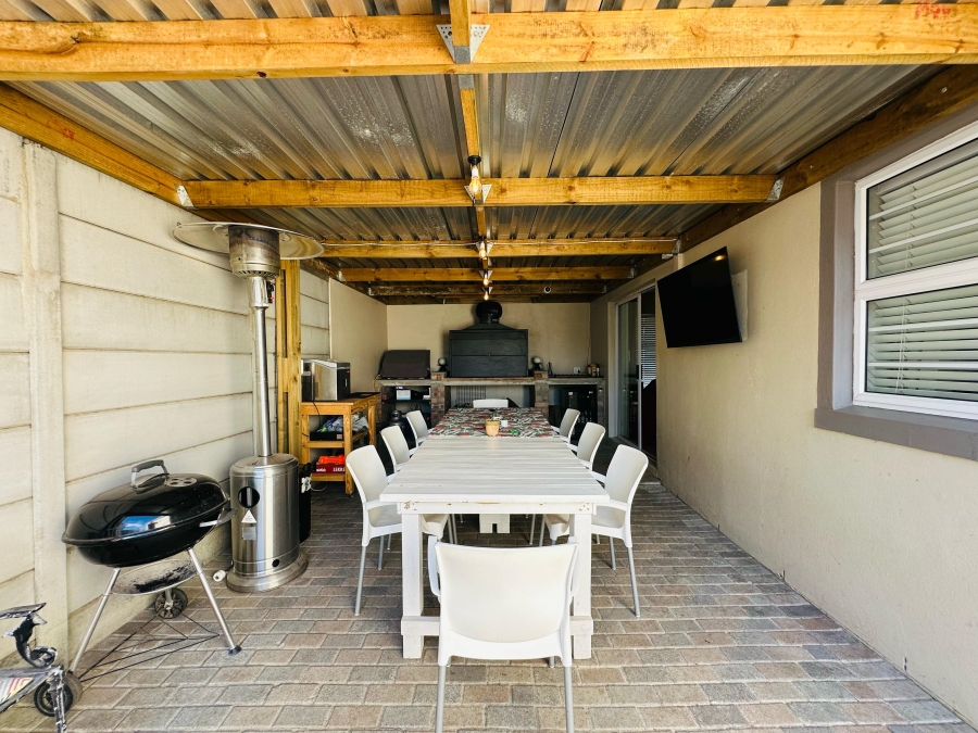 3 Bedroom Property for Sale in Sonstraal Heights Western Cape